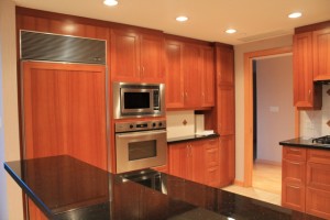 902-1777 Bayshore Dr Kitchen